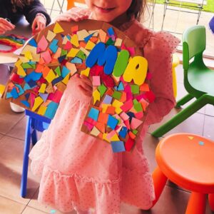 Manualidades infantiles ecológicas de La Ludoteca Móvil en celebración familiar